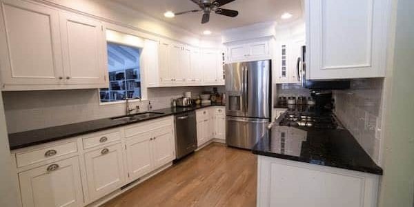 How a Kitchen Remodeler Can Help You Stay Within Your Budget?