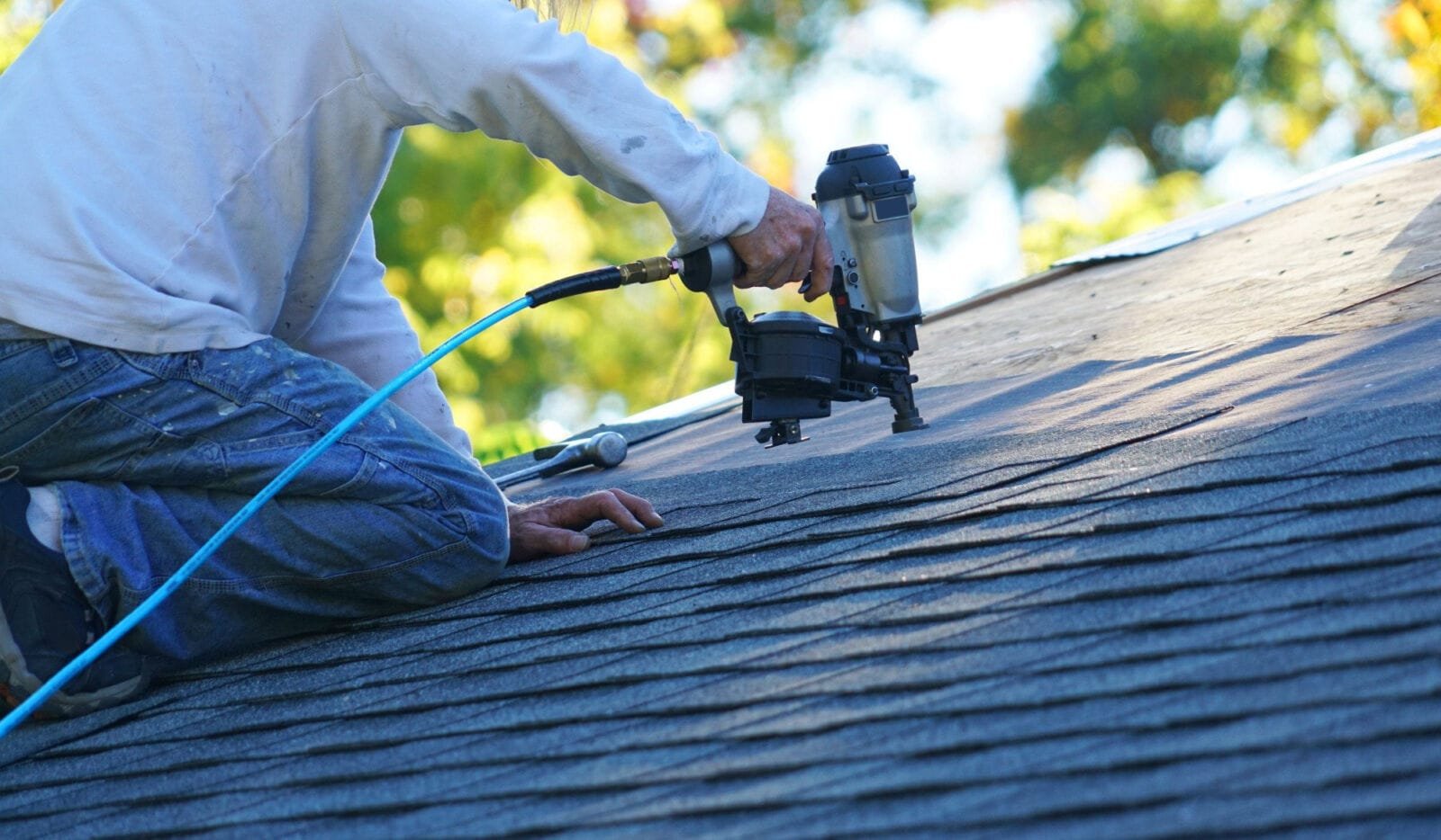 How to Choose the Right Materials for Your Roof Replacement?