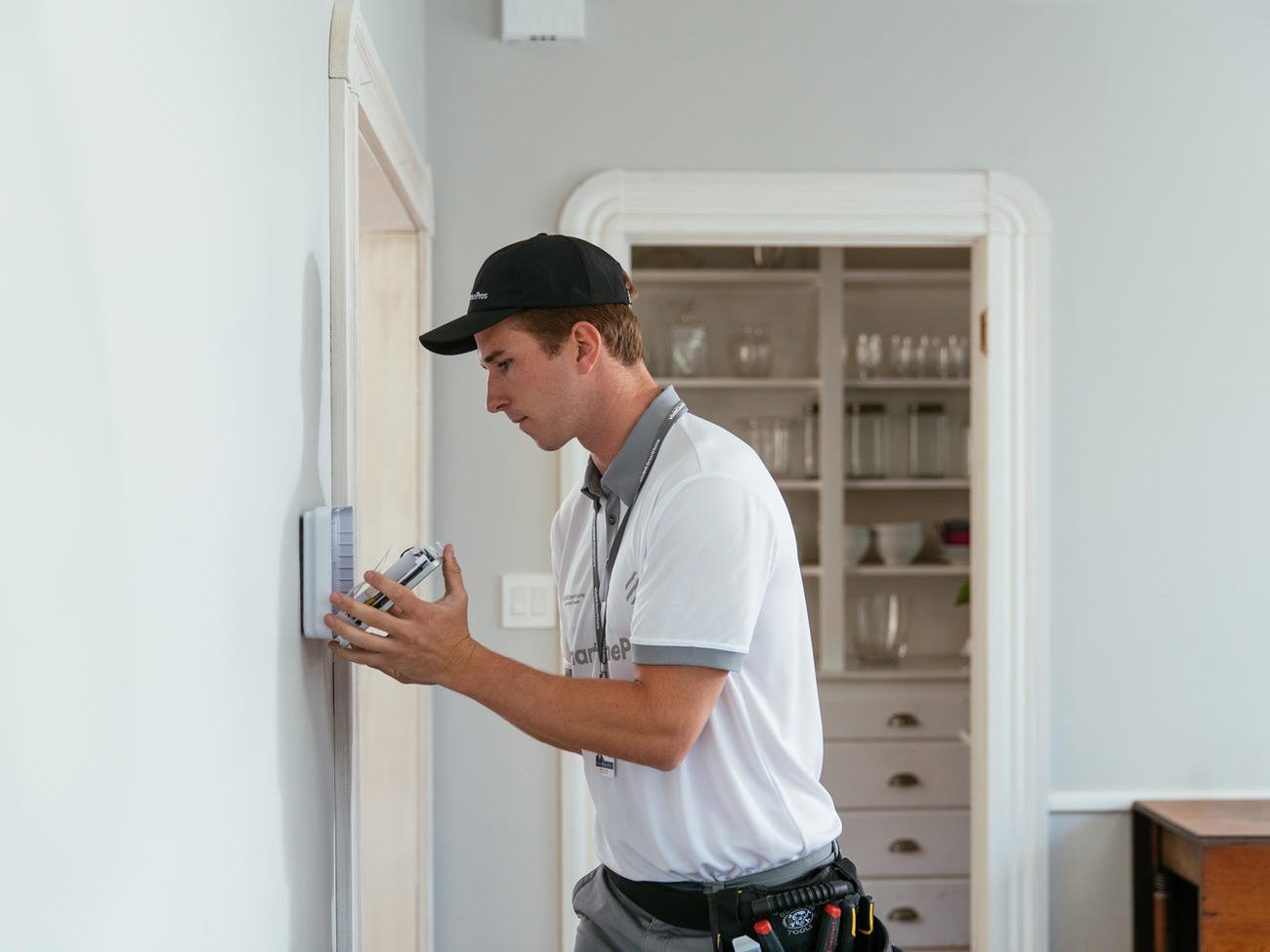 The Role of Technology in Handyman Services: Smart Homes and Beyond