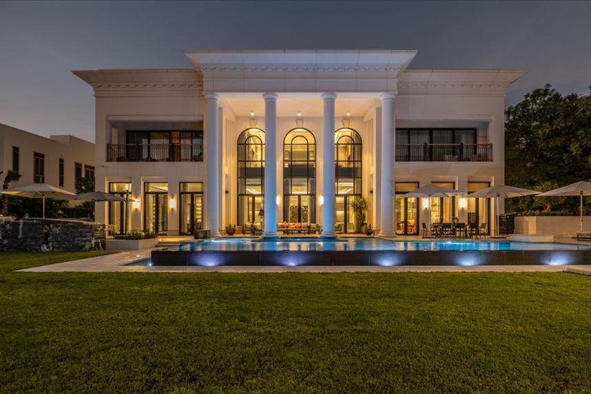 Living in Emirates Hills: Luxhabitat’s Crown Jewel Properties