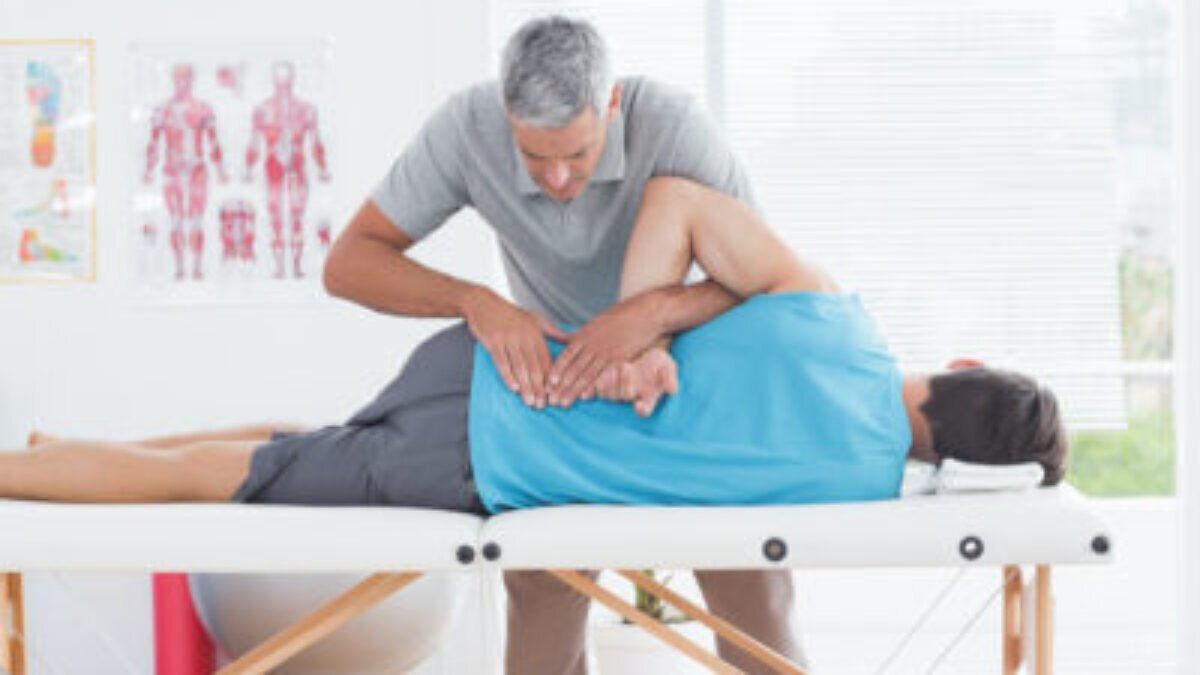 How Physiotherapy Helps Manage Chronic Pain Without Medication