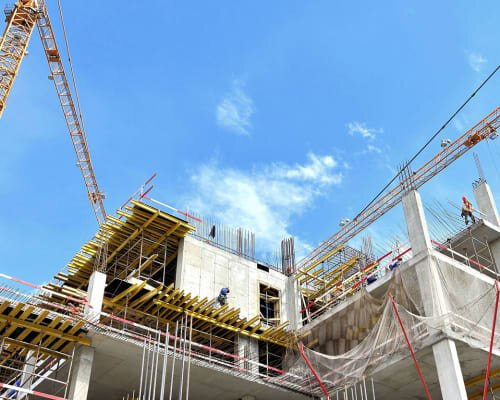 How Construction Contractors Are Adapting to New Building Trends and Materials